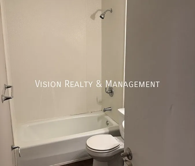 352 Rome St — Photo 23