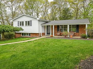 8732 W Barkhurst Dr, Pittsburgh, PA