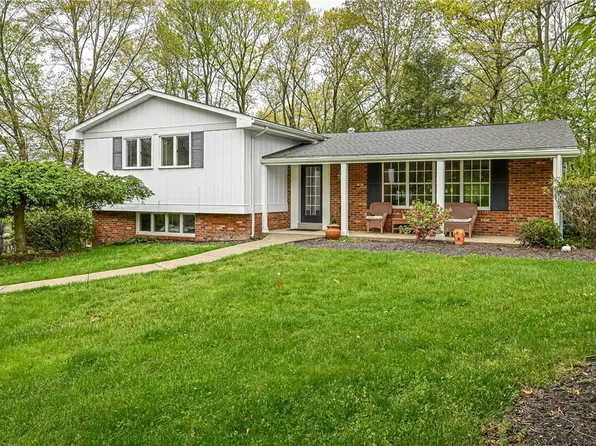 8732 W Barkhurst Dr, Pittsburgh, PA 15237