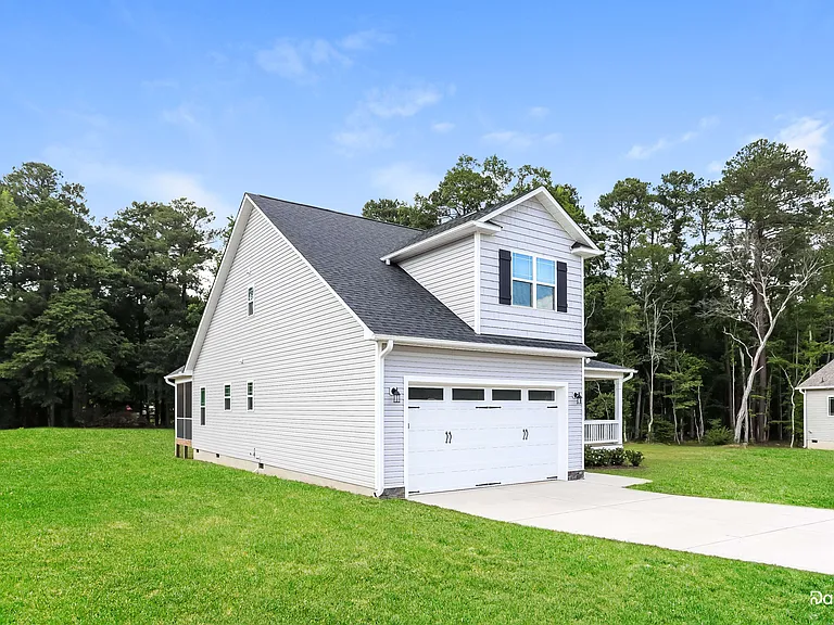 124 Stratocastor Dr — Photo 3