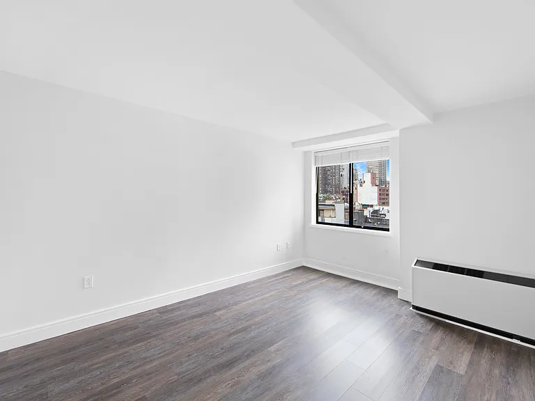 354 E 91st St #1009 — Photo 10