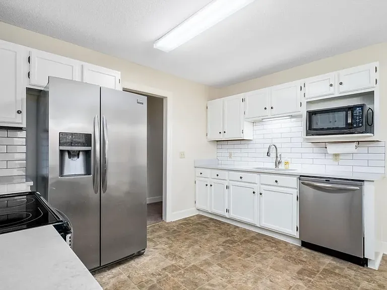 115 Charleston Way — Photo 6