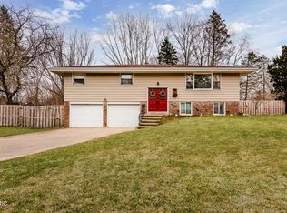 3201 E Valley View Dr, Saint Joseph, MI 49085