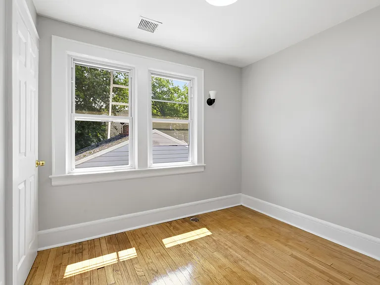 23 William St #B — Photo 7