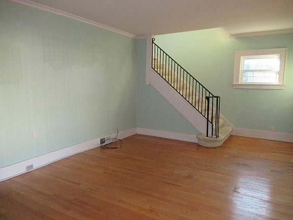 4th image of 2814 Plum St