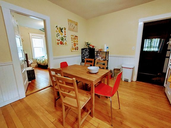 3rd image of 39 Whitfield Rd
