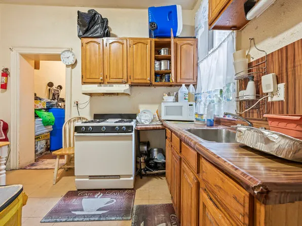 1214 Rogers Avenue image 3 of 9