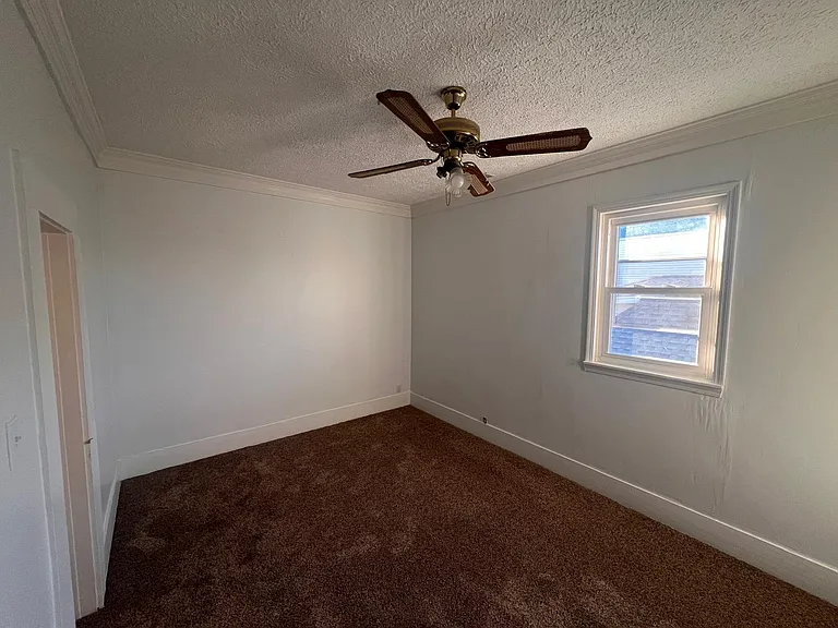 70 Washington Ave — Photo 10