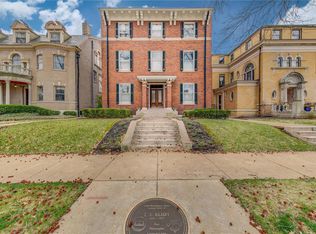 4446 Westminster Pl, Saint Louis, MO 63108