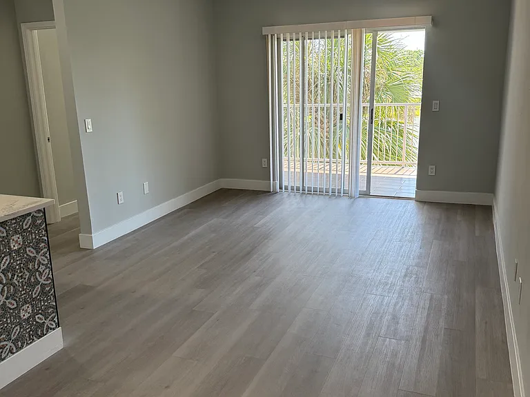 2516 Grassy Point Dr #312 — Photo 9
