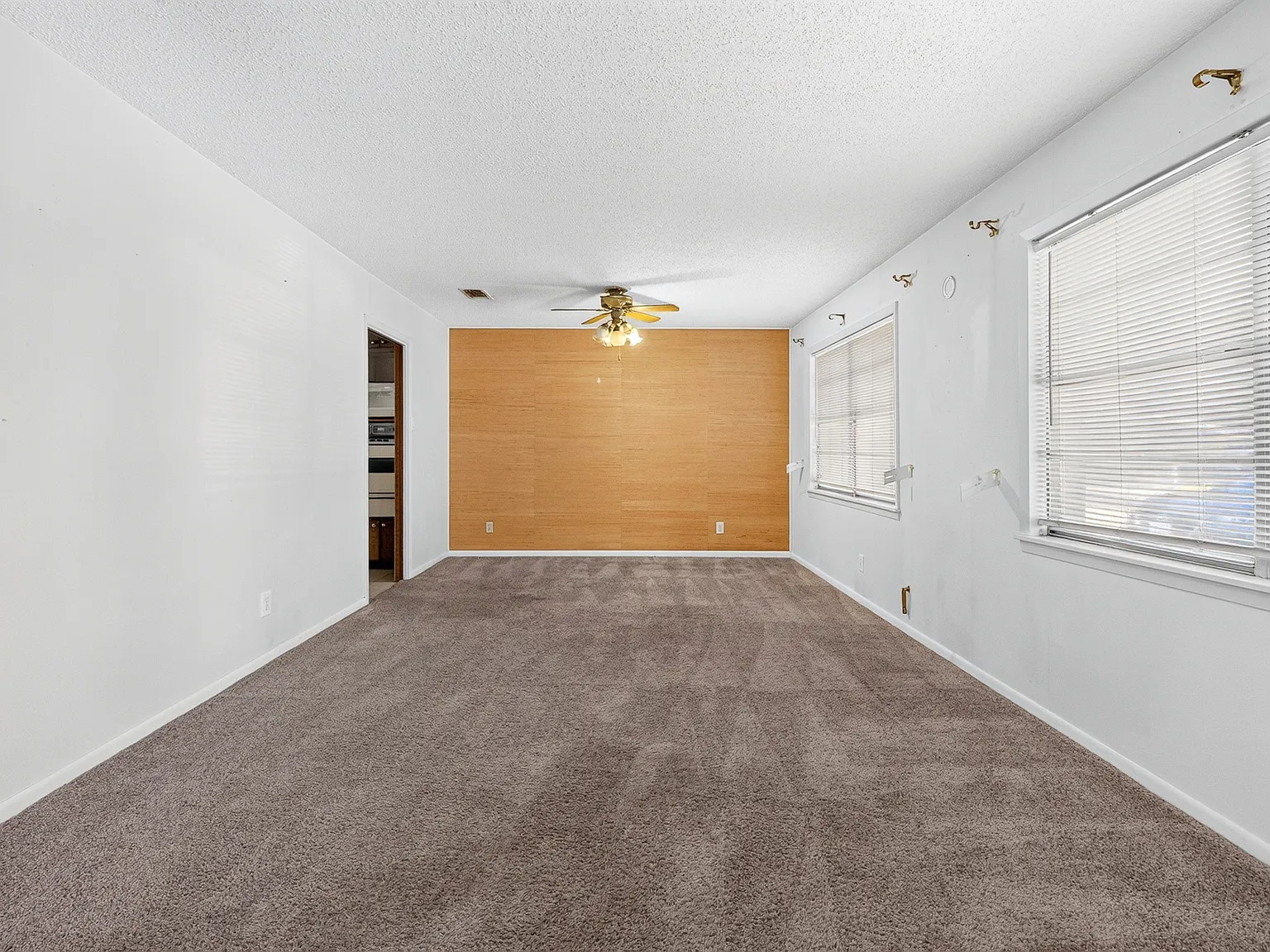 506 Arapaho Drive - 1 — Photo 3