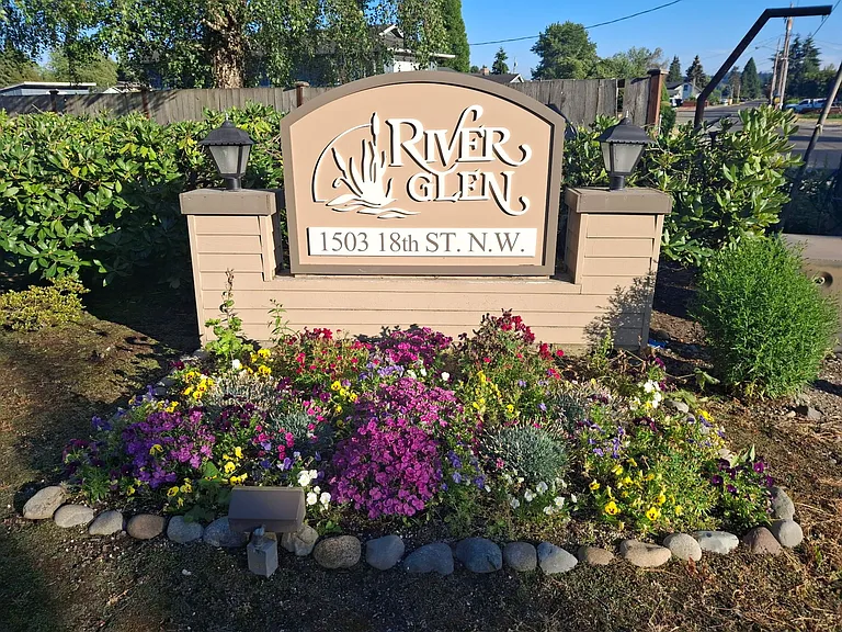 River Glen Apartments — Photo 6