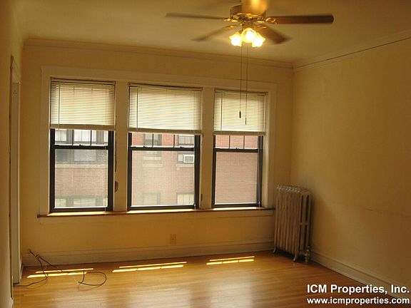 5th image of 3927 N Keeler Ave #2E
