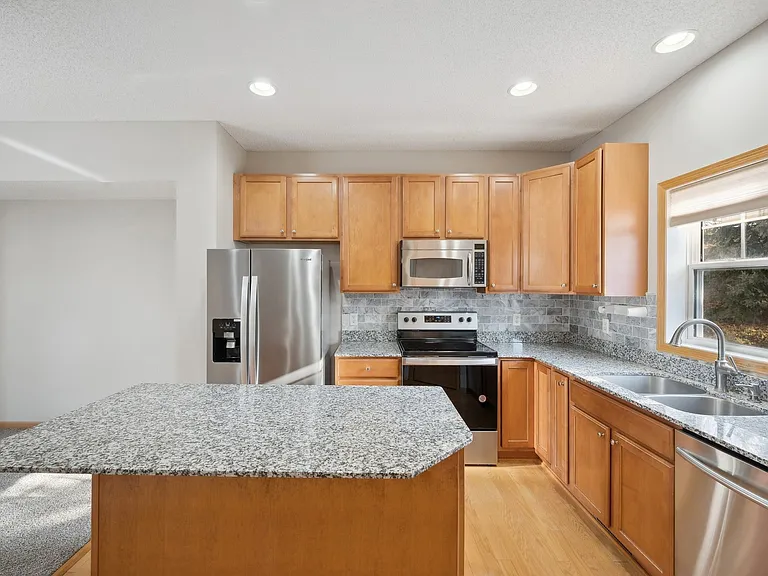5009 Everest Ln N — Photo 24