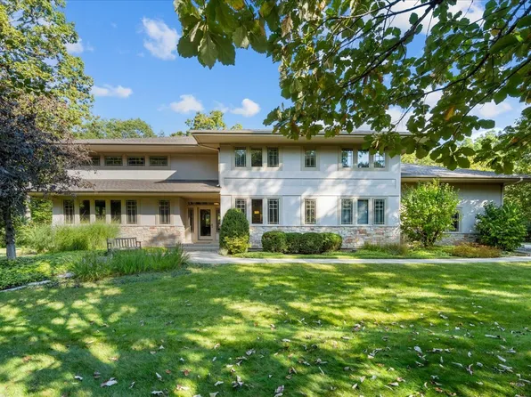 3 Hickory Ln, Northbrook, IL 60062