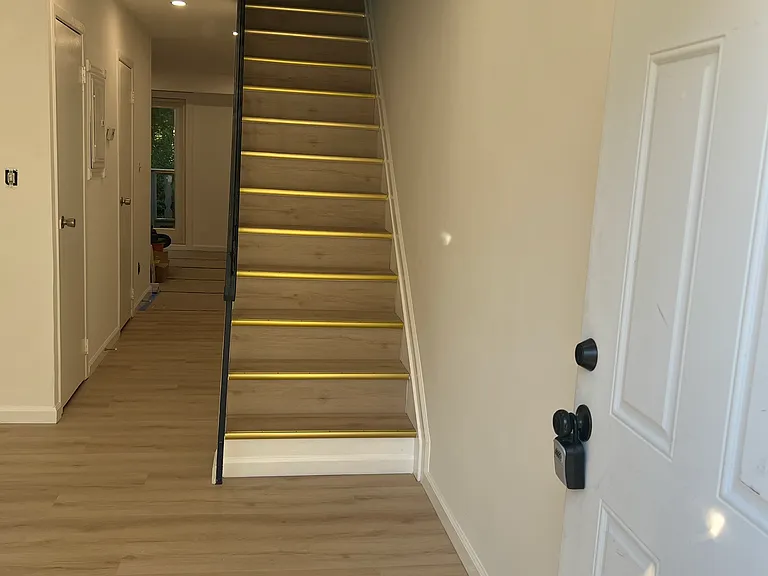 134 Hill Cres — Photo 9