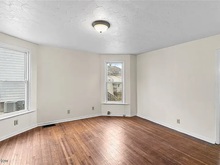1542 Euclid Ave #1 — Photo 5