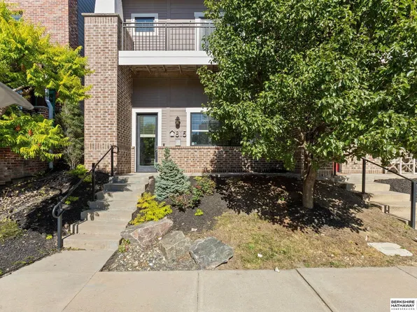 815 S 31st St, Omaha, NE 68105