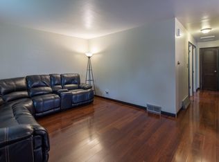 1916 Sherryl Ln, Waukesha, WI 53188