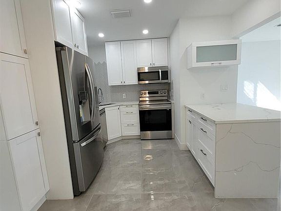 4th image of 6041 SW 17th Street