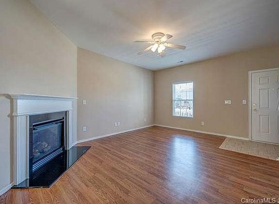 4th image of 901 Willow Wind Dr