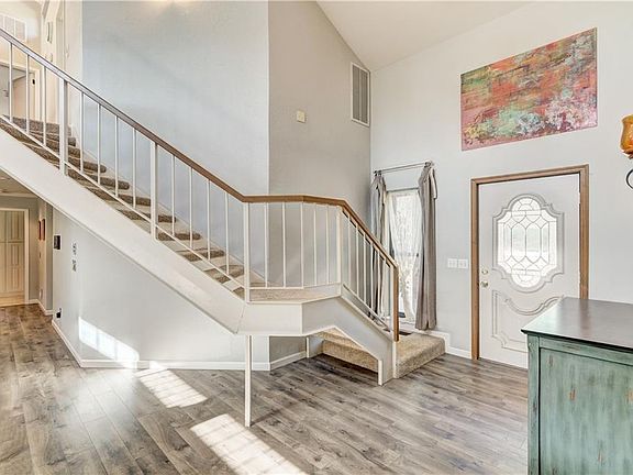 5th image of 10531 Shady Glade Ln