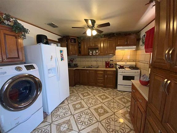4th image of 2717 N Alleghaney Ave