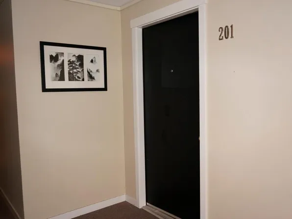615 SW Ambaum Blvd APT 201, Burien, WA 98166