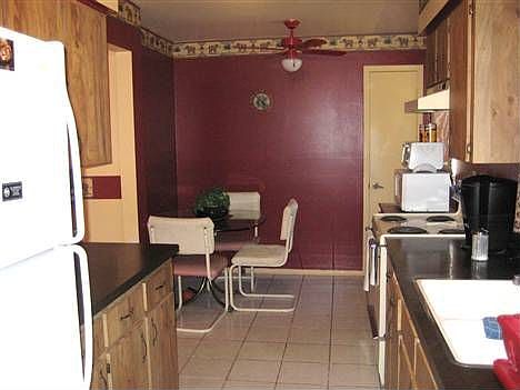 3rd image of 11201 Crossmill Dr