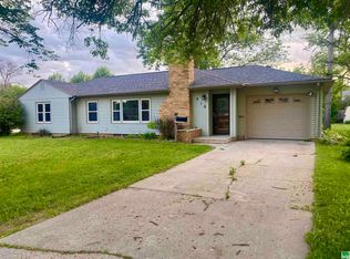 619 Sherman Ave, Cherokee, IA 51012