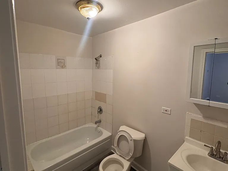 2230 S Kedzie Ave #1R — Photo 6