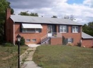 4127 Braddock Rd, Falls Church, VA 22312