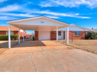 716 N. Oak Ave., Geary, OK 73040