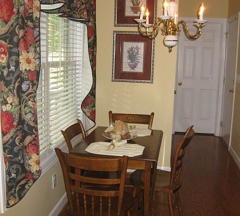 Eat-In Area