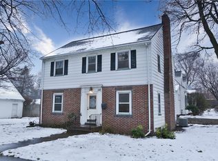 122 Cambria Rd, Rochester, NY 14617