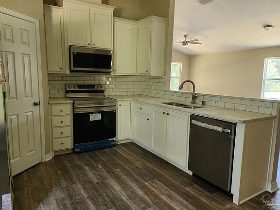 3rd image of 6692 Jasmine St