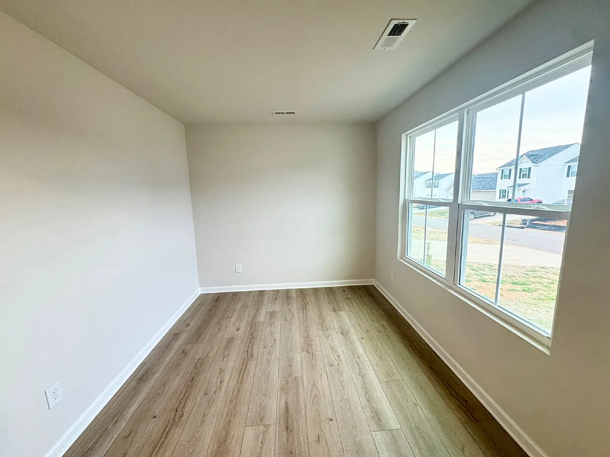 Building Photo - 637 Coopers Mill Dr
