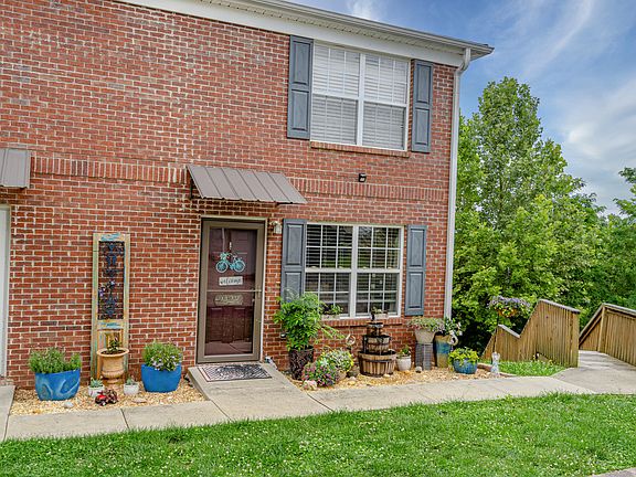 3rd image of 2422 Executive Park Dr NW
