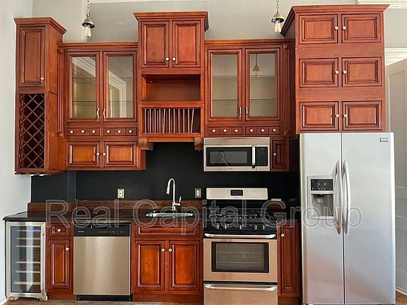 3rd image of 17 Ash Grove Pl #2