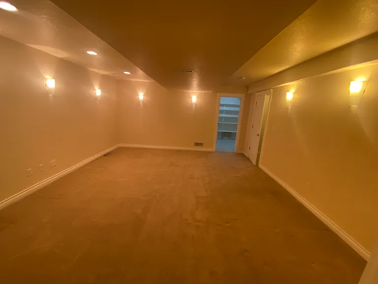 2852 Wabash St — Photo 9