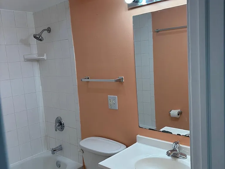 1900 W Knightsbridge Dr #2A — Photo 7