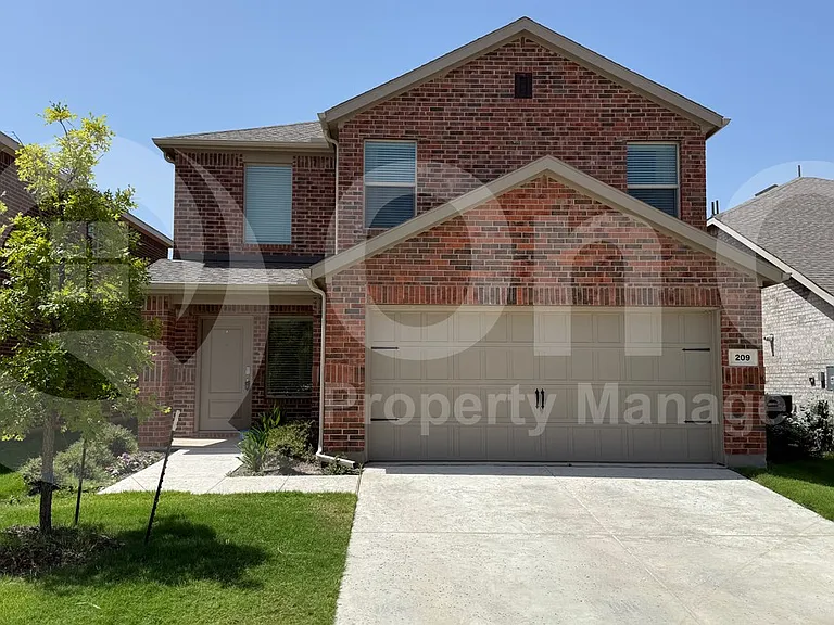 209 Adelina Dr — Photo 1
