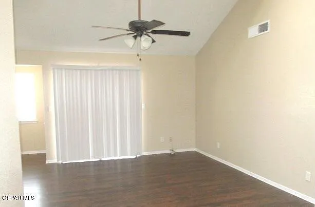 1120 Coyote Ln — Photo 3