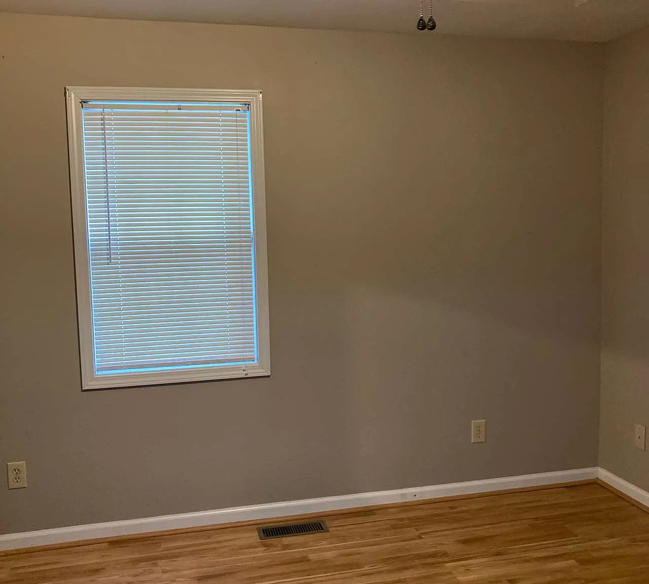2 bed, 1000 sqft, $1,200 — Photo 2