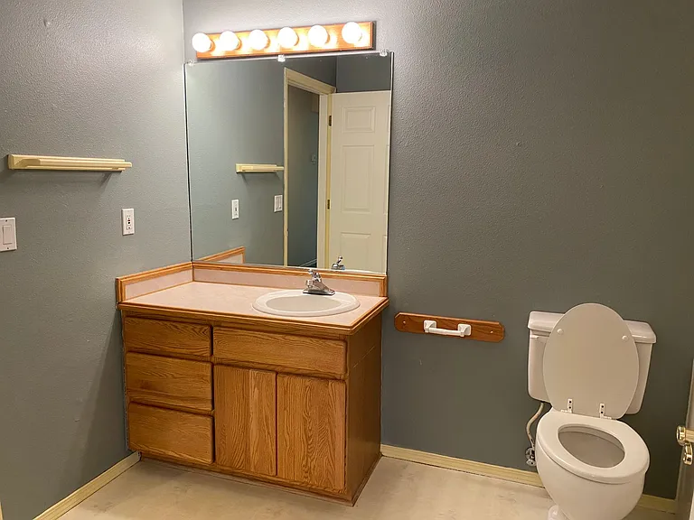 14241 NW Lakeshore Ct — Photo 32