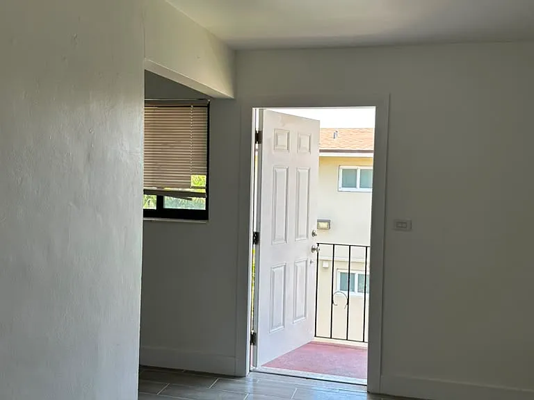 420 NW 47th Ave #4 — Photo 10
