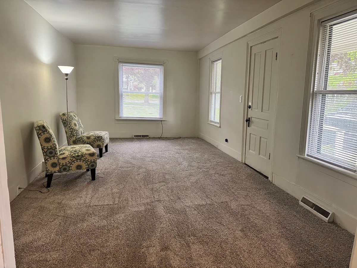 Building Photo - 620 E Michigan Ave #1
