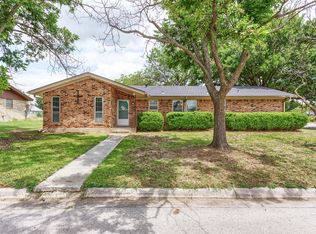 239 S Pine St, Muenster, TX 76252