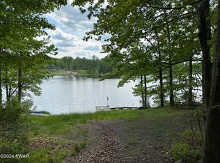 Rosewood Ln, Beach Lake, PA 18405