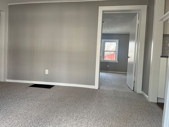 4th image of 331 Naubuc Ave #B1